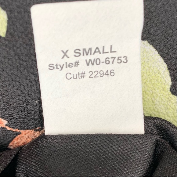 Aqua~NWT~Womens 3/4 Sleeve Deep V-Neck Black Feminine Floral Mini Dress~Sz XS‎ - Picture 15 of 15